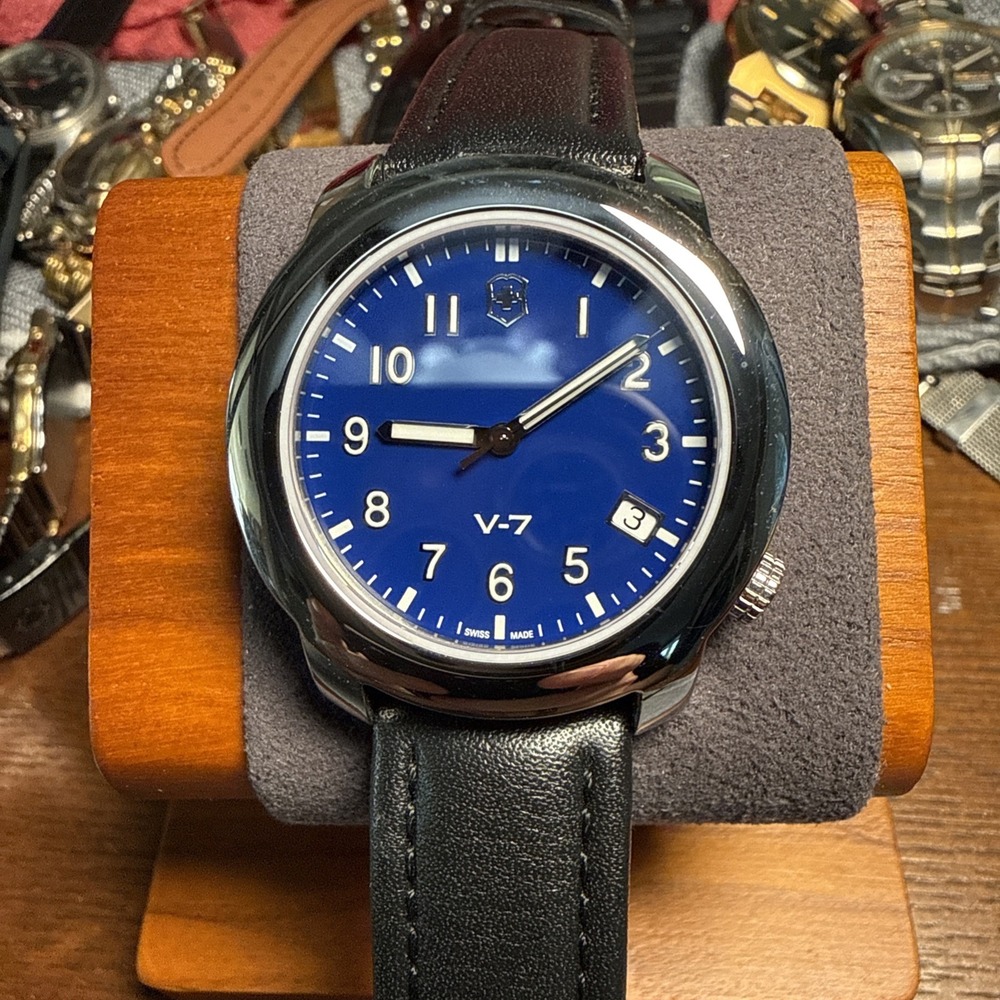 Victorinox Star Base V7-30X Stainless Steel 200m Blue Dial 37.25mm New Battery
